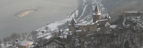 Bacharach am Rhein - Burg Stahleck mit Zuckerüberwurf