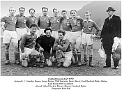 Fuballmannschaft 1950 / stehend v. l.: Günther Braun, Georg Mosler, Willi Palentin, Heinz Bootz, Karl Heidrich, Walter Mades, Karl Kneip,Willi Gundlach / sitzend: Albert Fischer, Werner Maurer, Gerhard Heller / Zeugwart: Karl Hof